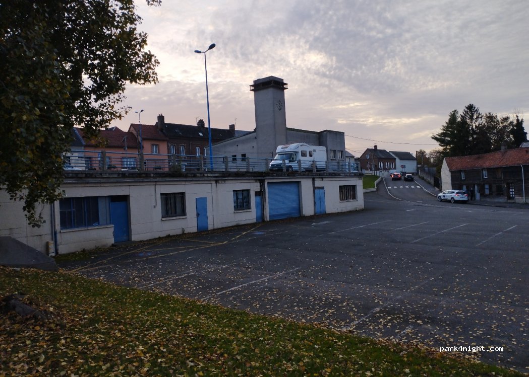 (76340) Blangy-sur-Bresle - Place Roger Thiebault — foto 3