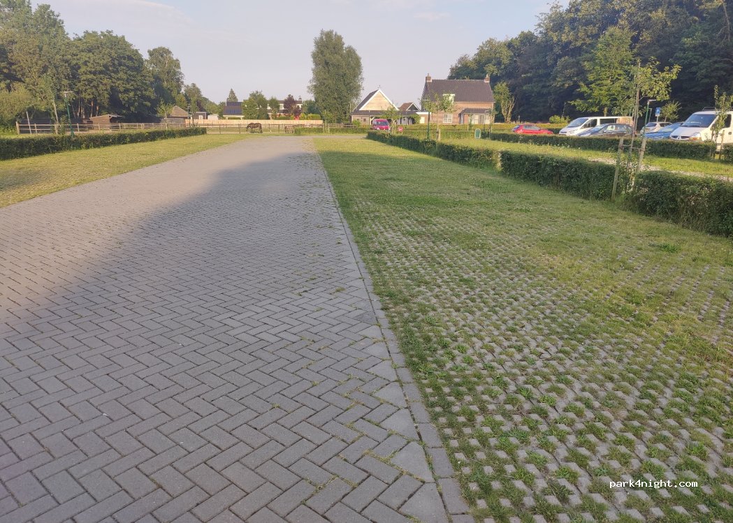 (1851 PE) Heiloo - 11 Kapellaan — foto 2