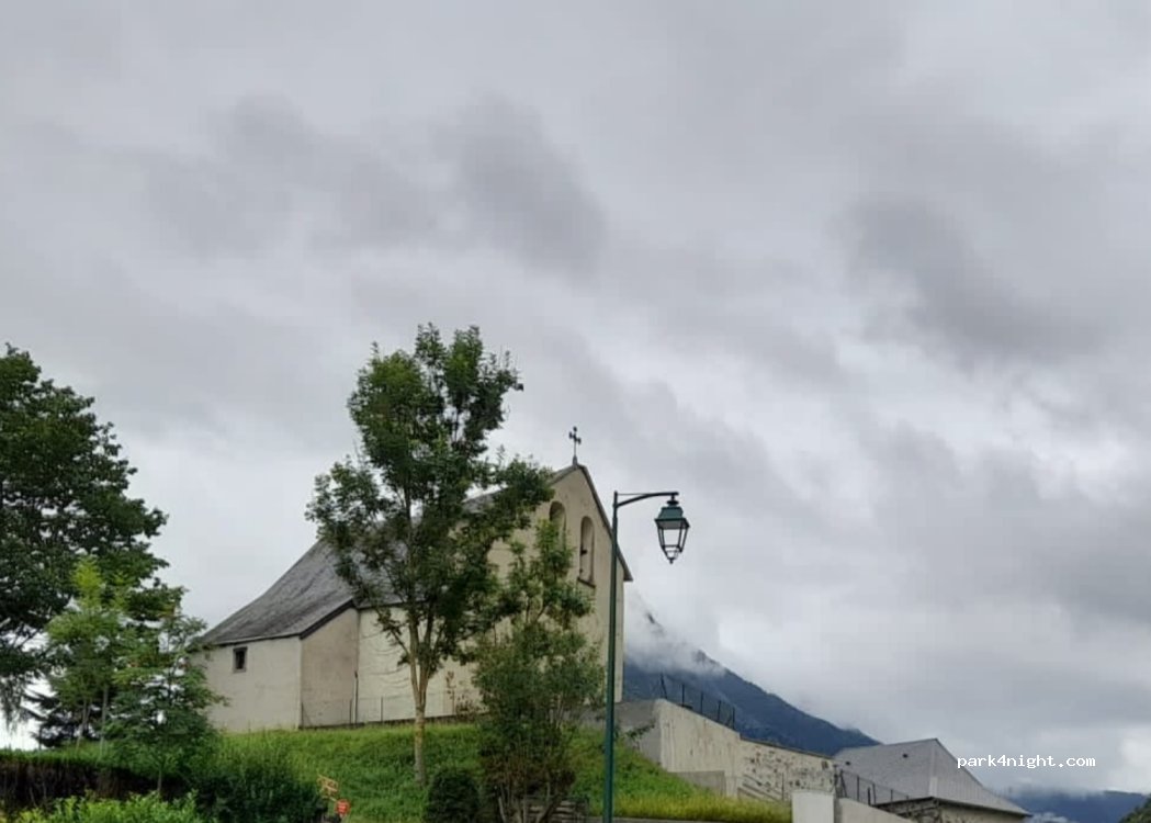 (65400) Uz - 6 Route de Saint-Savin — foto 4