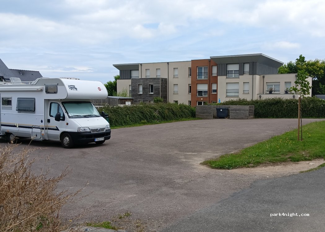 (14780) Lion-sur-Mer - 4 Rue du 77eme Royal Engineers — foto