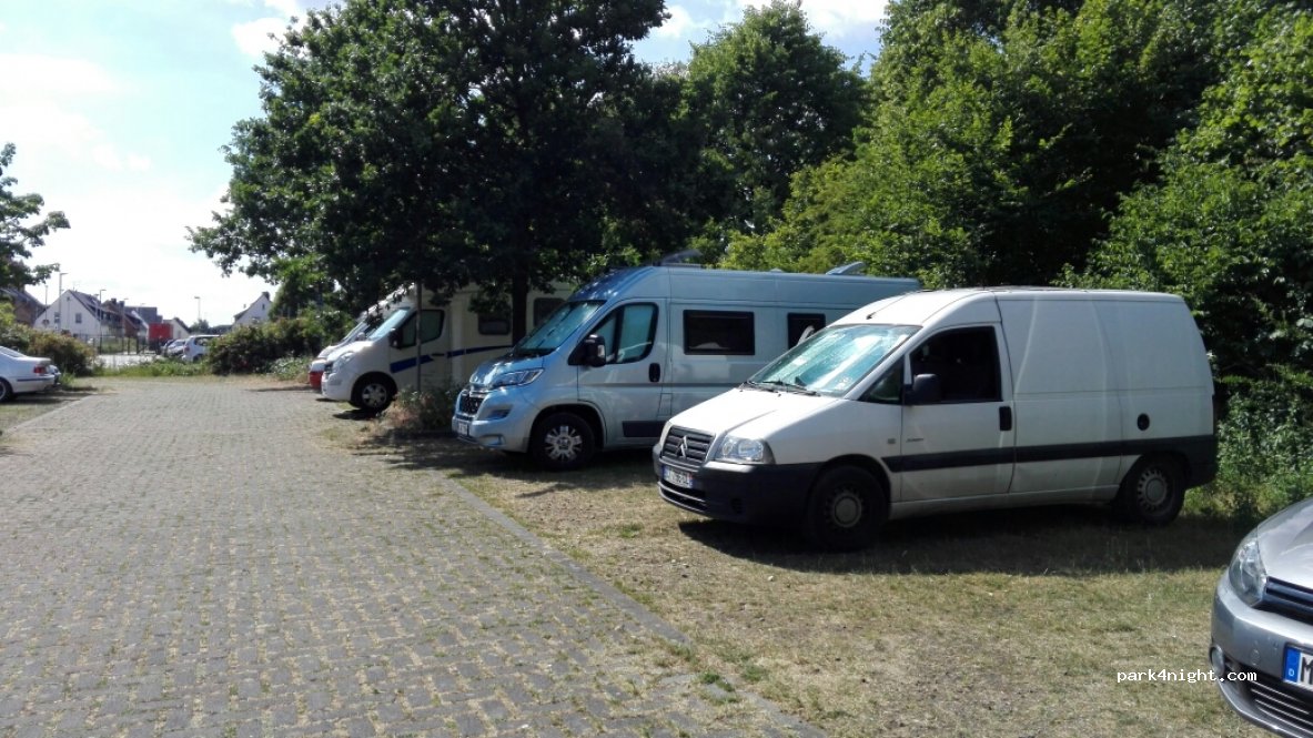 Wohnmobilstellplatz Dormagen | Am Rheintor — foto