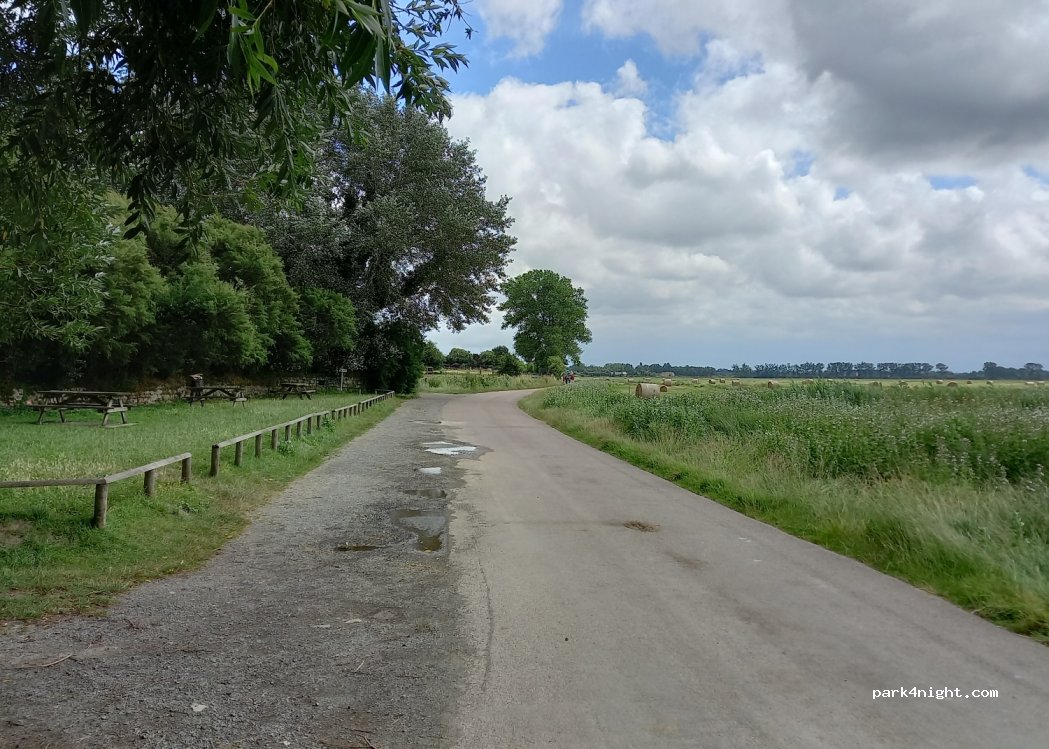 (50300) Le Val-Saint-Père - 55 Bouille — foto