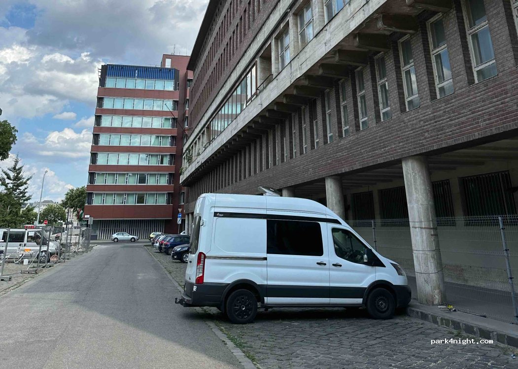 (1027) Budapest - 3 Nagy Imre tér — foto