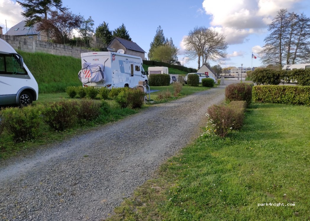 (22170) Châtelaudren - 27 Rue de la Gare — foto 2