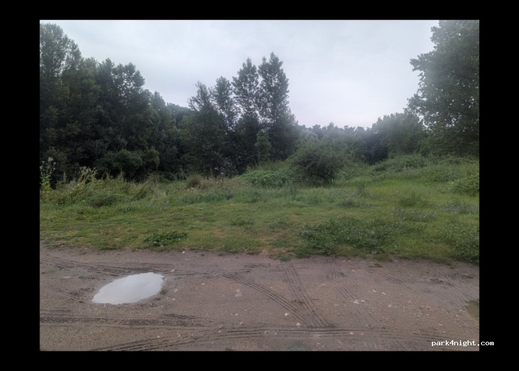 (63570) Beaulieu - 8 Fontaine Salée — foto