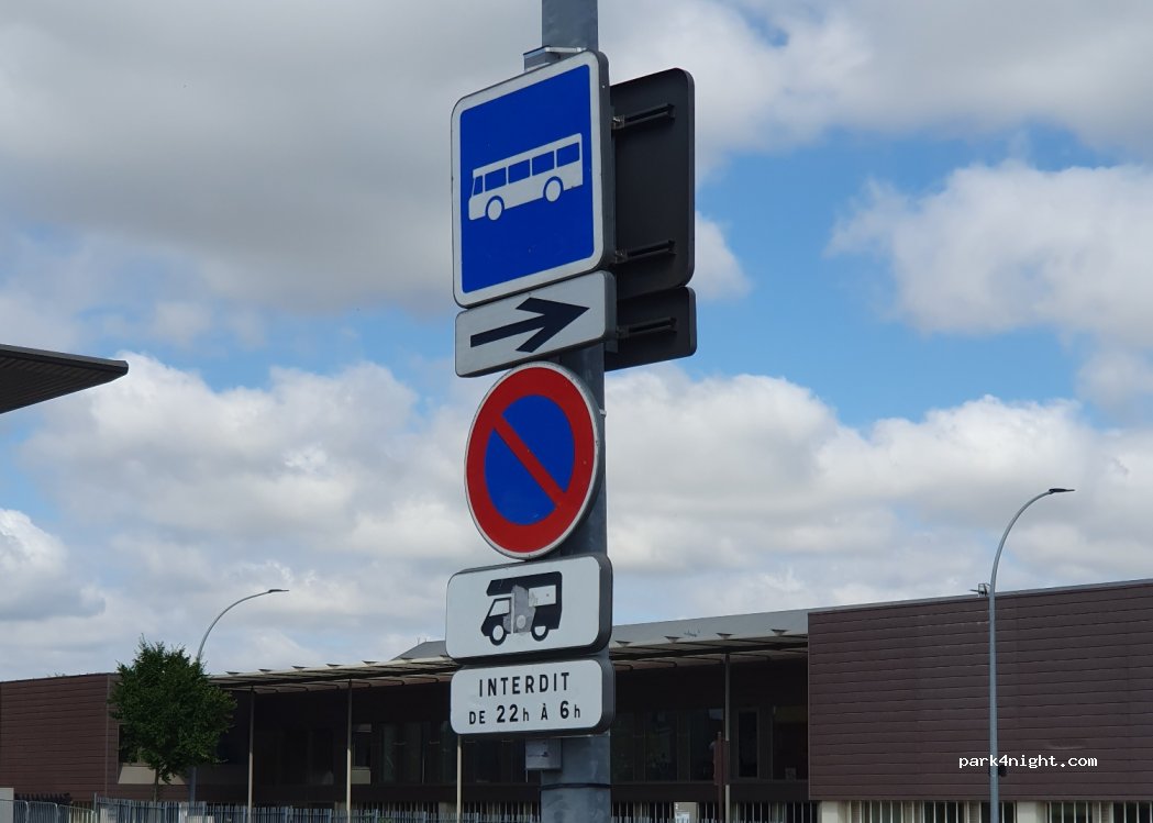 (10000) Troyes - 1 Boulevard du Général Charles Delestraint — foto 3