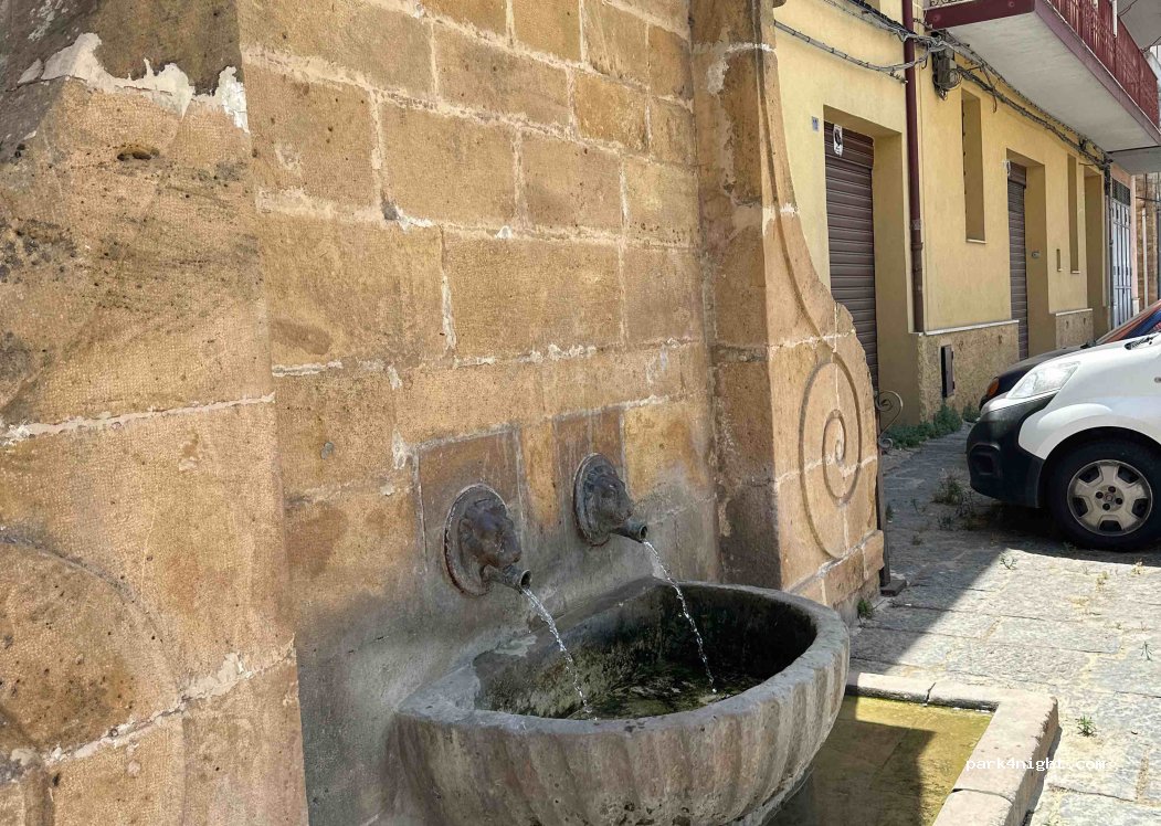 (94015) Piazza Armerina - 92 Via Napoli — foto