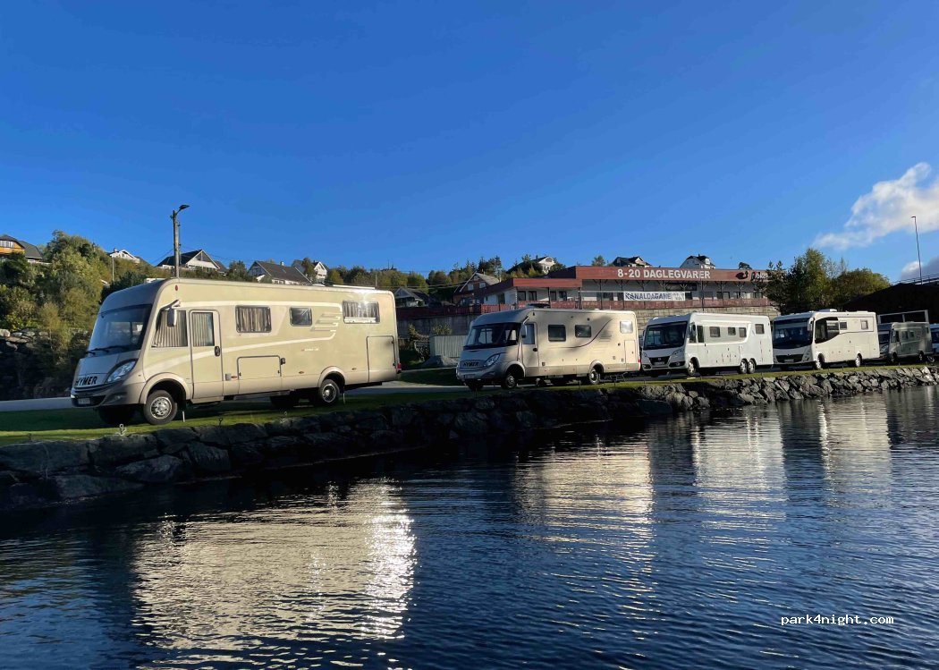 Kulleseidkanalen Gjestehamn — foto