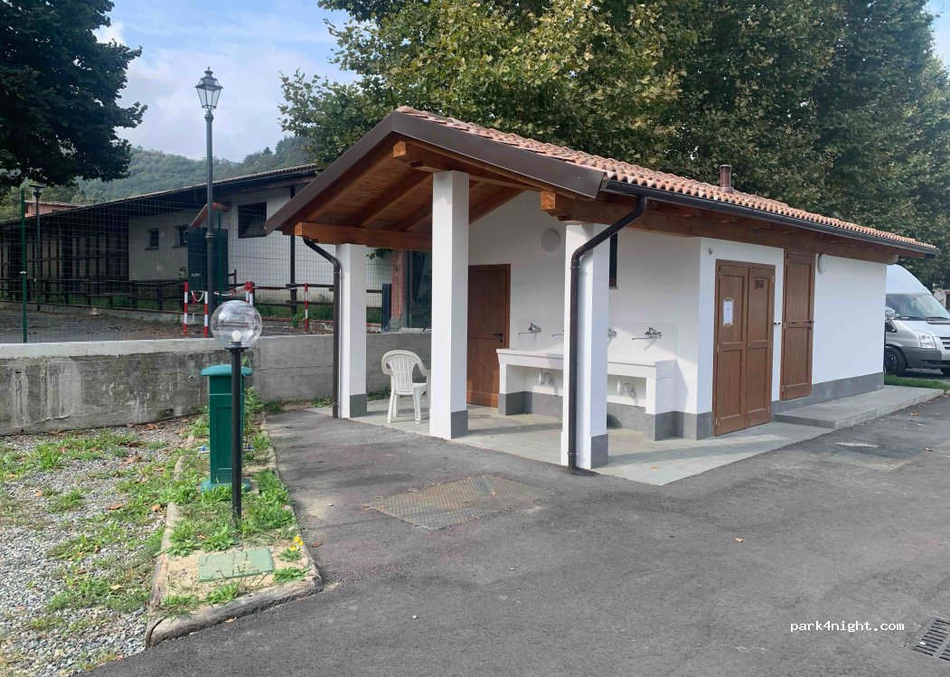Area Sosta Camper Pontinvrea — foto