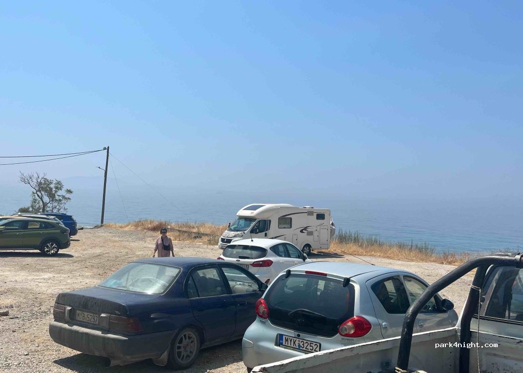 (812 00) Agios Isidoros - 143 Eparchiaki Odos Therma Kolpou Geras-Plomariou — foto