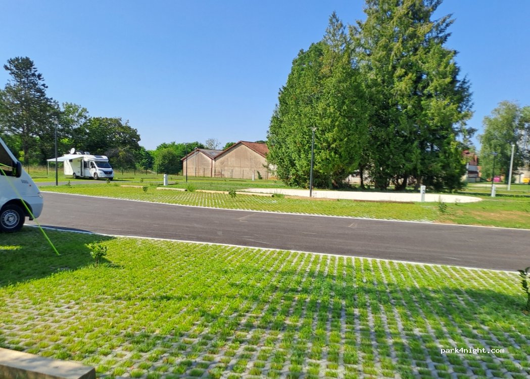 (52120) Châteauvillain - 7 Route de Châtillon — foto 2