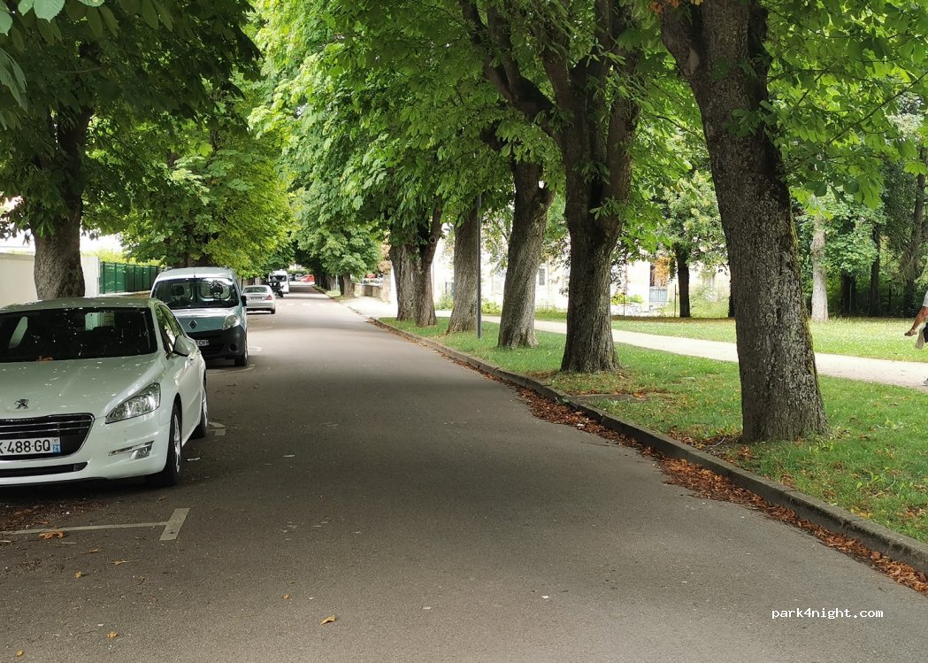 (21200) Beaune - 10 Avenue du Parc — foto