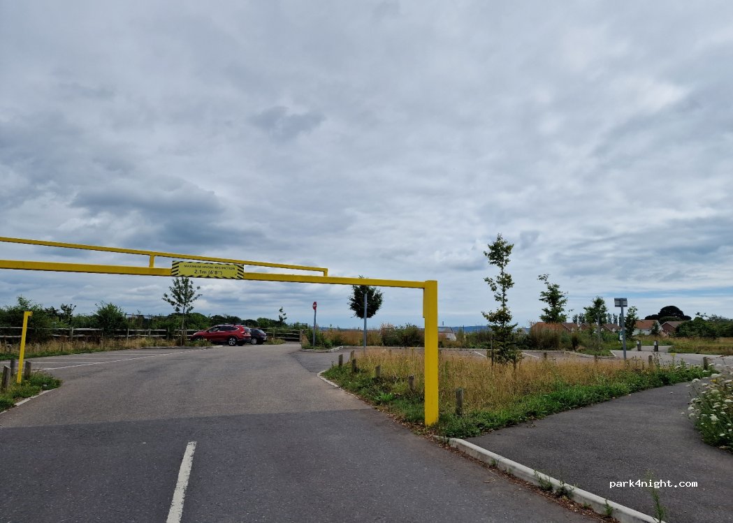 (SO41 0RF) Milford on Sea - Lymington Road — foto