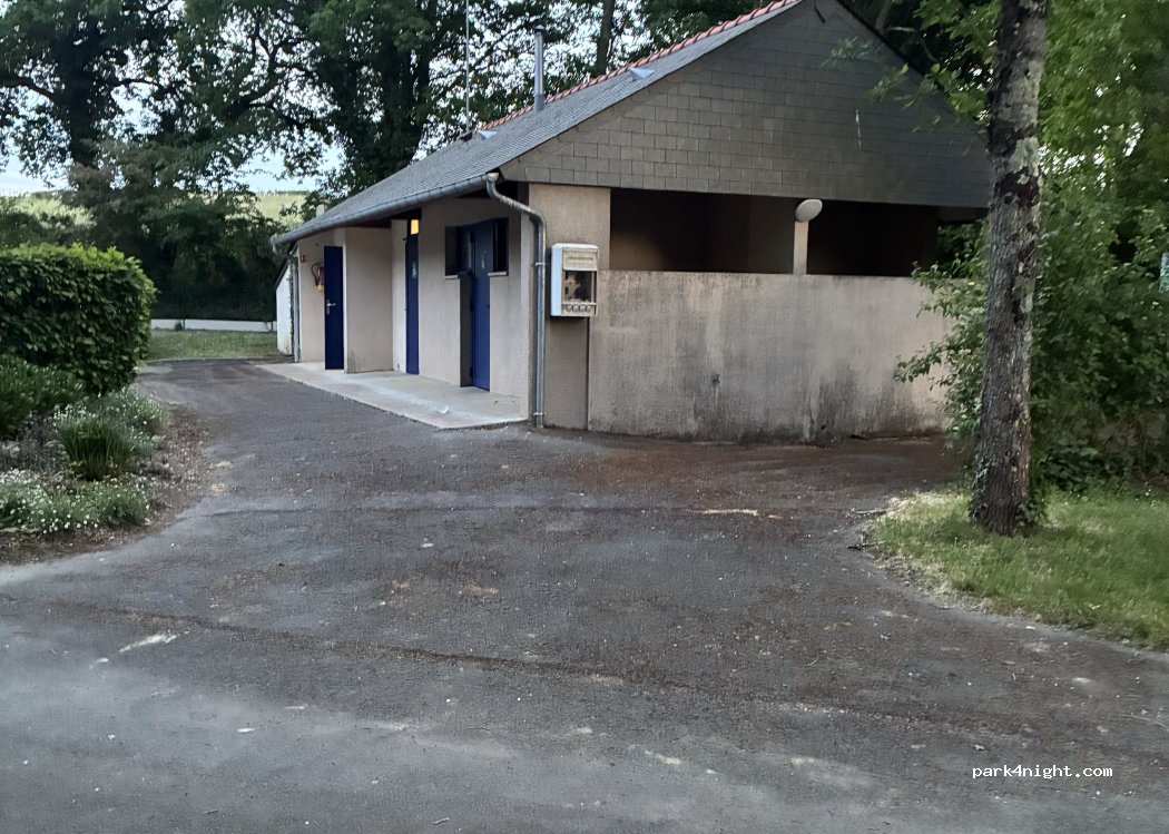(49750) Val-du-Layon - 1 Place des Vignerons — foto 2