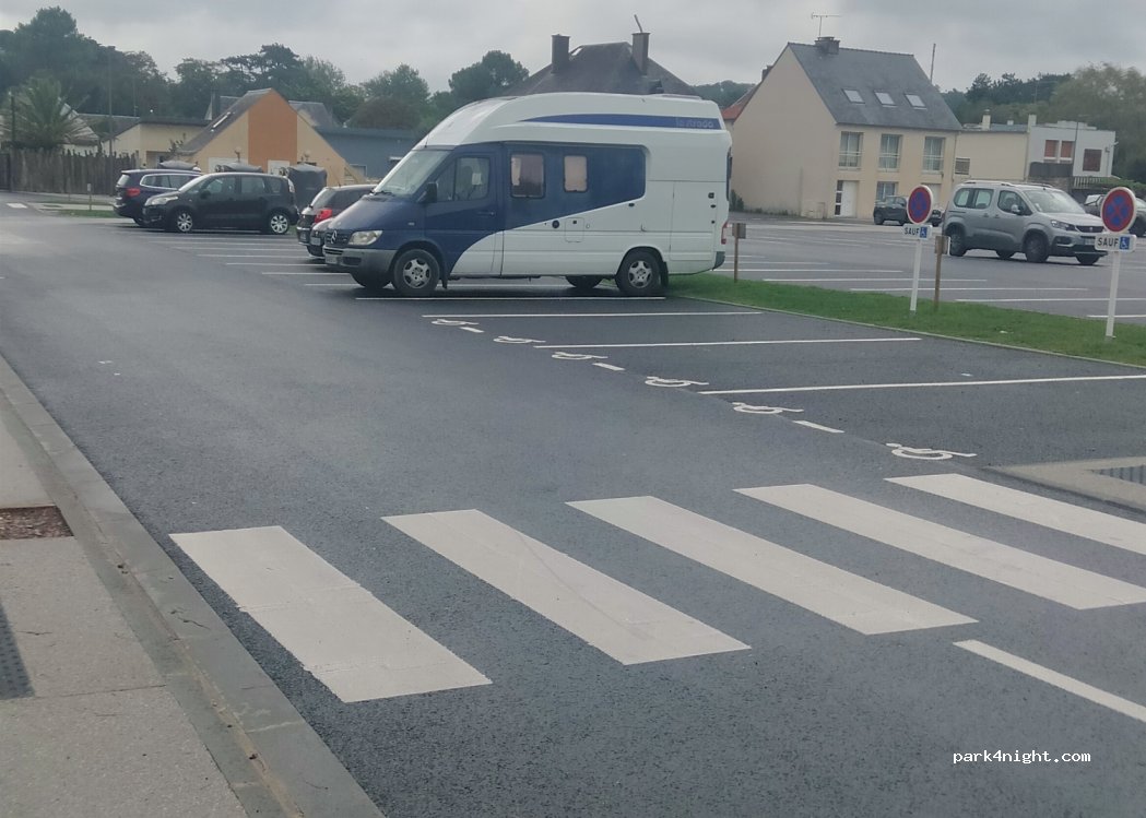 (50610) Jullouville - 7 Avenue des Sapins — foto