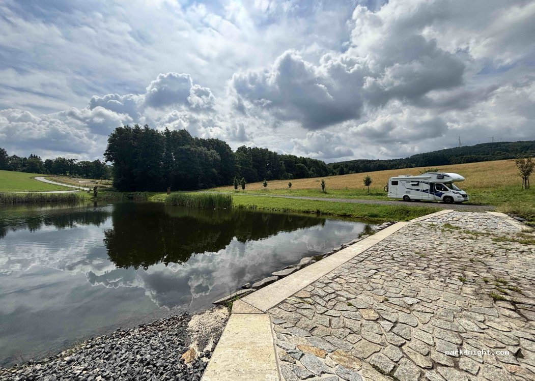(464 01) Heřmanice - Unnamed Road — foto