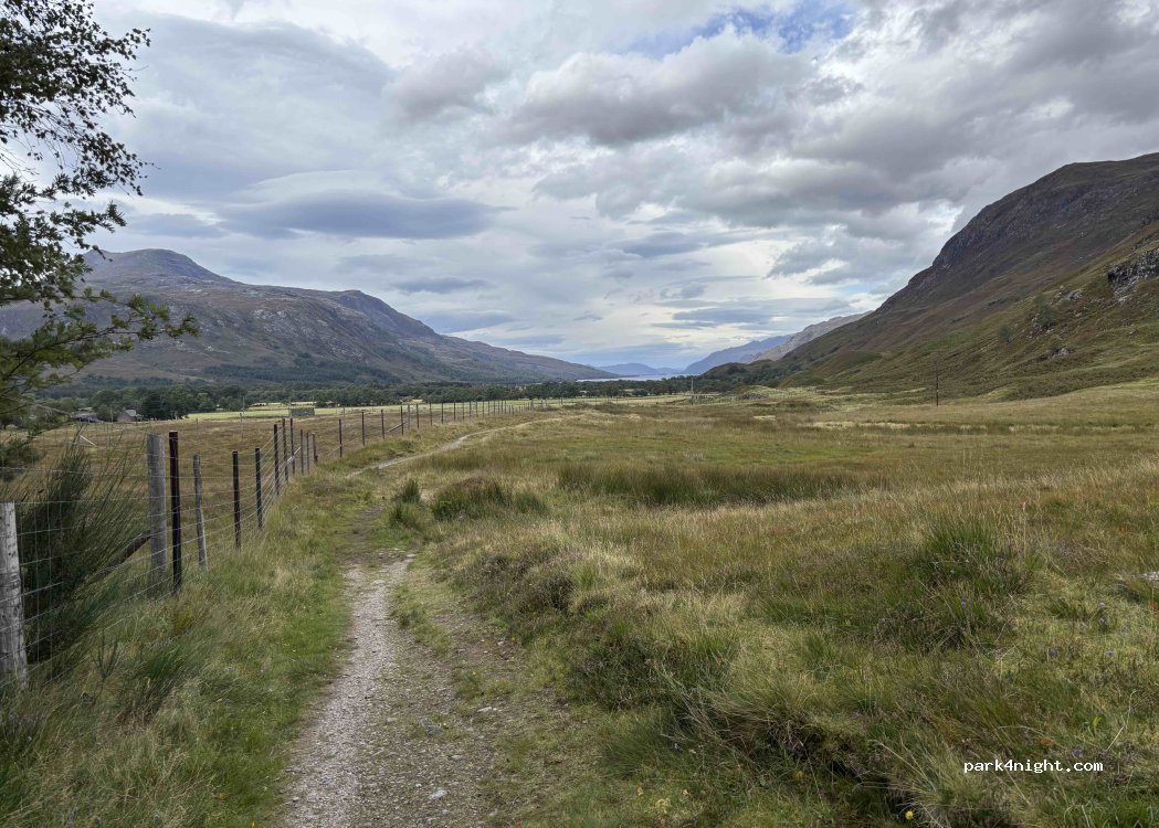 (IV22 2PA) Kinlochewe - Unnamed Road — foto 2