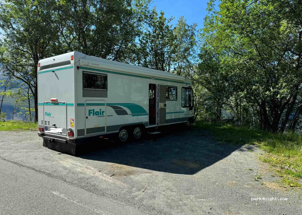 (8186) Rødøy - 11 Kystriksveien — foto