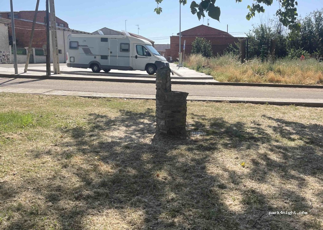 (24249) Zotes del Páramo - 17 Calle Triana — foto 5