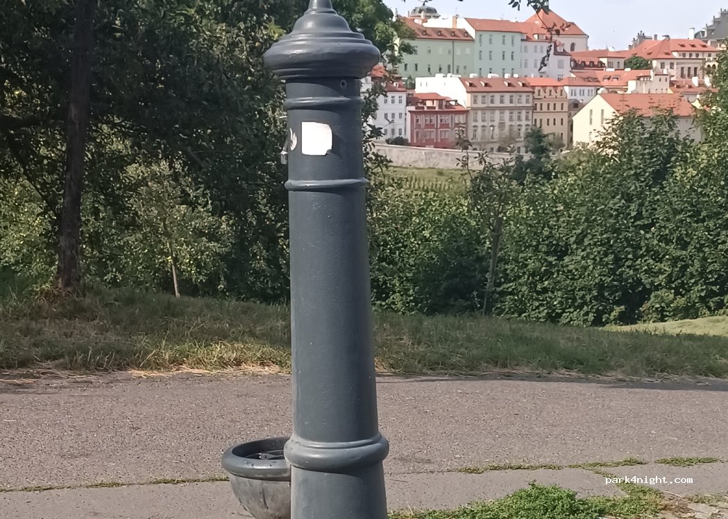 (118 00) Praha - 355 Vlašská — foto