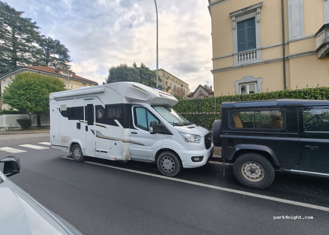 (22100) Como - 7 Via Francesco Petrarca — foto 3