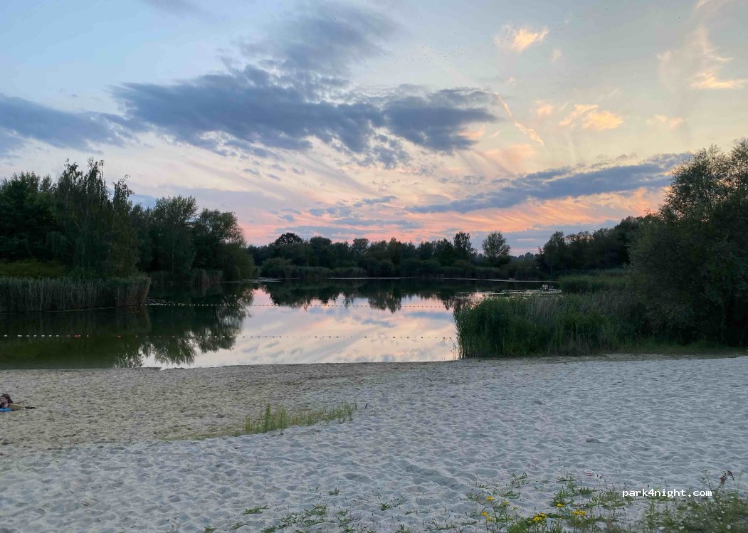 (47-208) Kobylice - 28 Spacerowa — foto