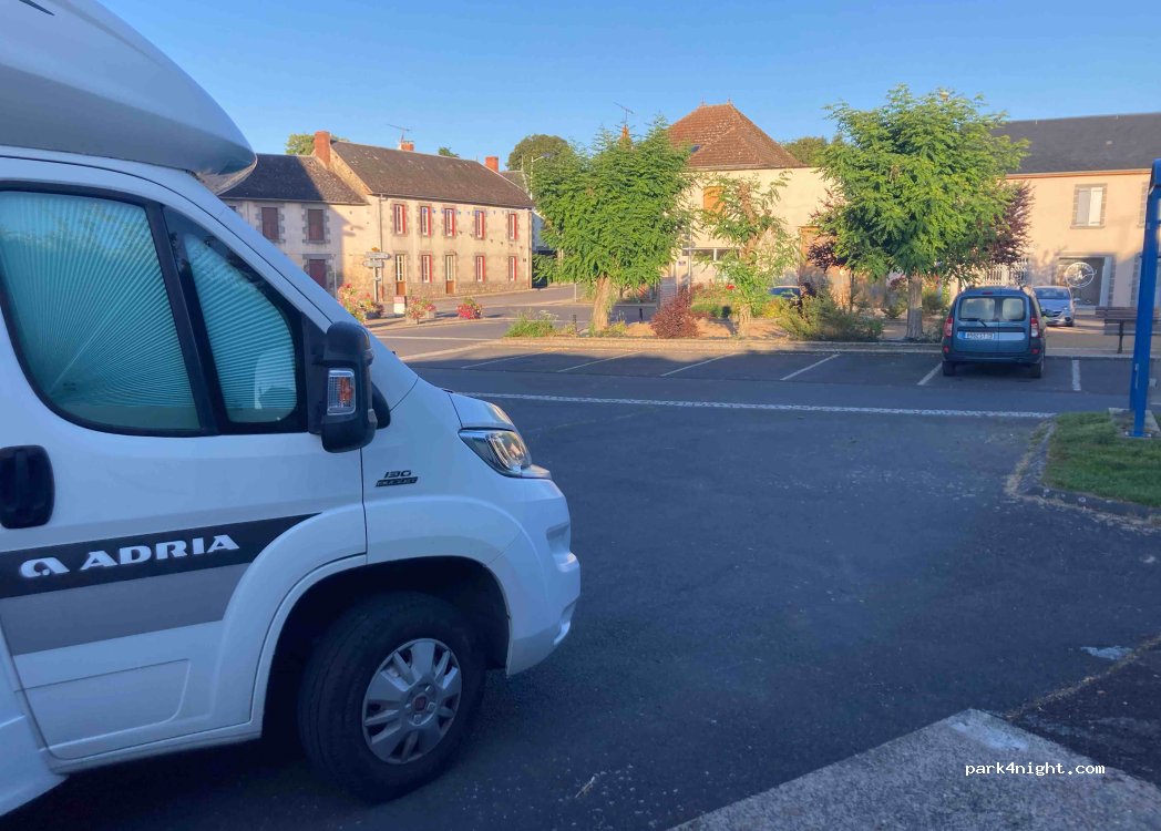 (63380) Saint-Avit - 2 Route du Montel-de-Gelat — foto