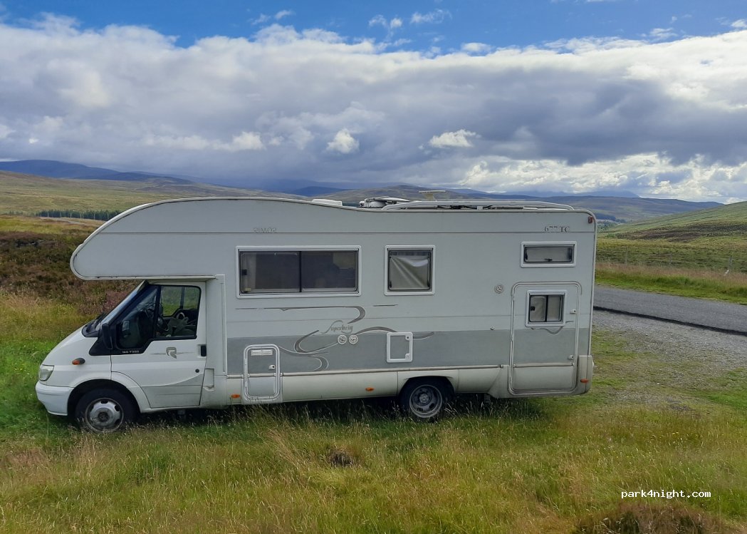 (PH18 5UF) Dalchalloch - Unnamed Road — foto