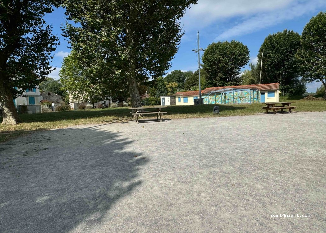 (33450) Saint-Loubès - 75 Avenue du Port — foto 2