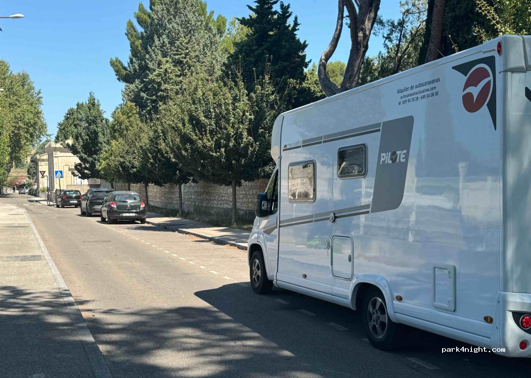 (84000) Avignon - 19 Avenue de la Folie — foto