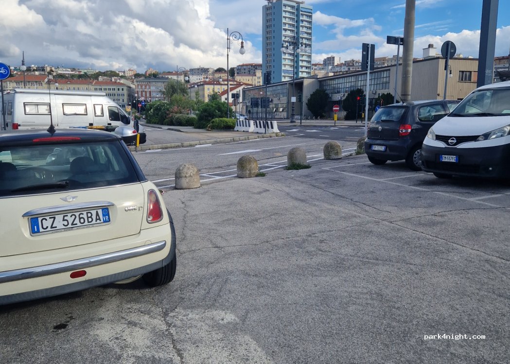 (34123) Trieste - 9 Via Ott. Augusto — foto 4