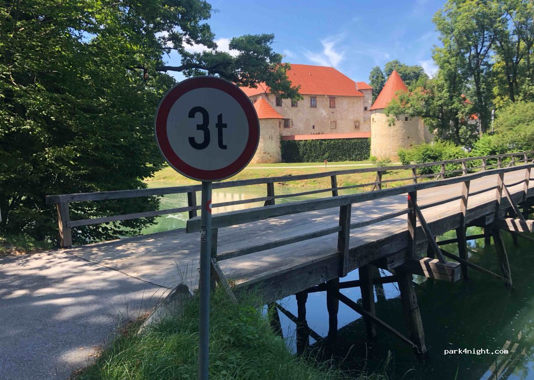 (8222) Otočec - 2 Grajska cesta — foto