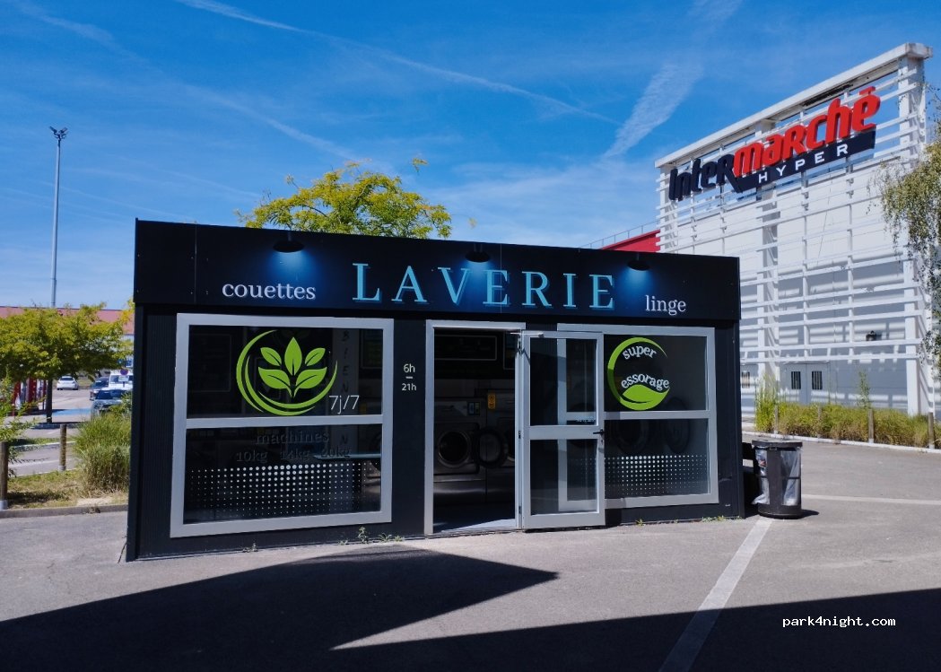 (39000) Lons-le-Saunier - 76 Rue des Salines — foto