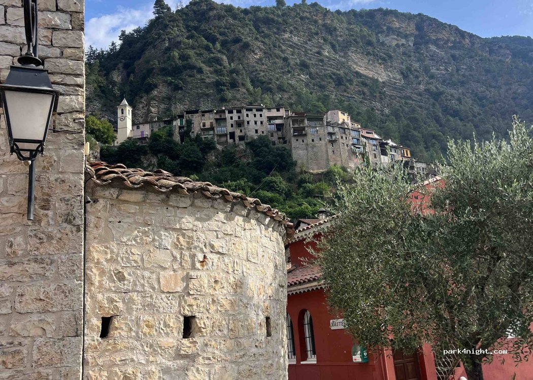 (06710) Touët-sur-Var - 500 Chemin des Écoliers — foto