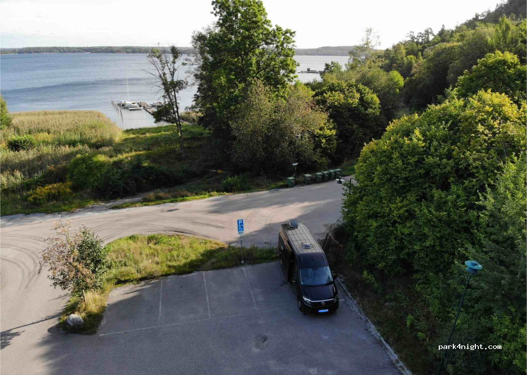 (135 69) Tyresö - 126 Breviksvägen — foto 3