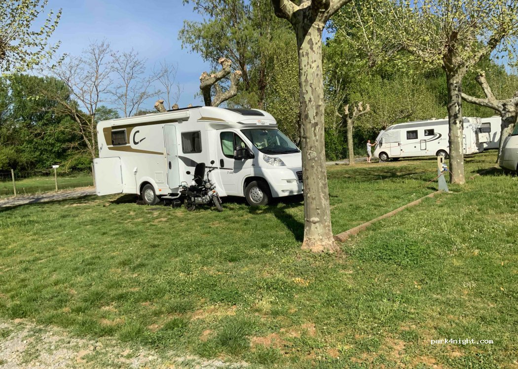 Camping de mon Village de Ruoms (Aire de Campingcar-Park) — foto