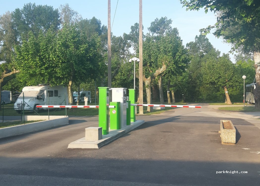 Camping de mon Village de Ruoms (Aire de Campingcar-Park) — foto 2