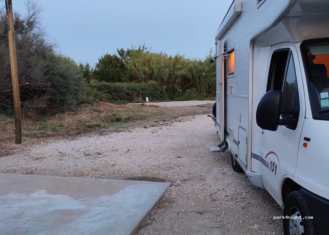 (30210) Fournes - 27 Route de Montfrin — foto