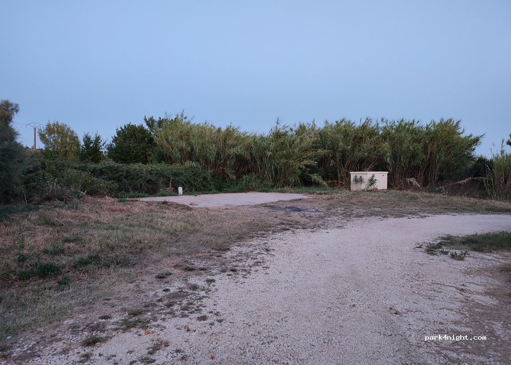 (30210) Fournes - 27 Route de Montfrin — foto 2
