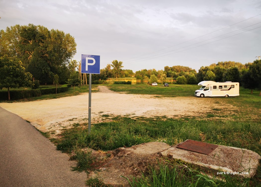 (7130) Tolna - 27 Magaspart utca — foto 5