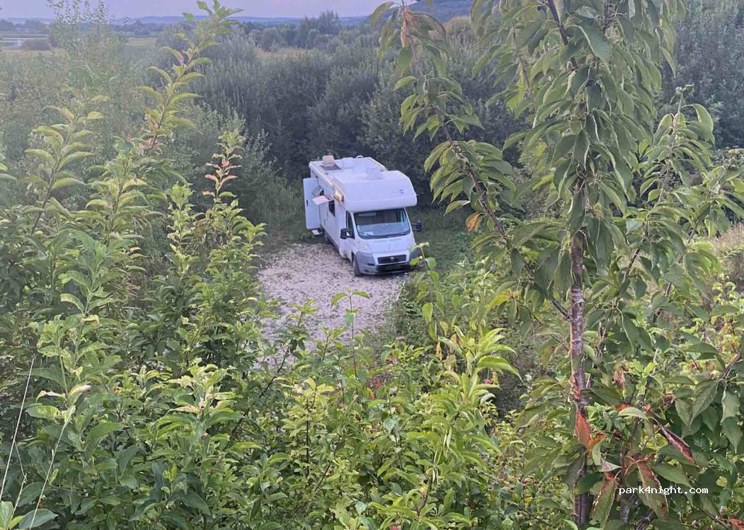 (32-071) Kamień - — foto