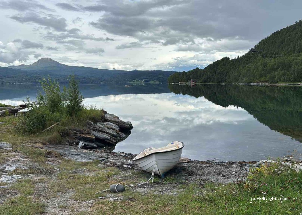 Stålvikbotn Campingvogn og bobilsparkering — foto 3
