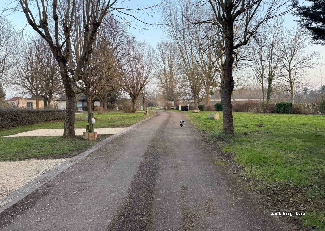 (89400) Bonnard - 1 Rue du Port des Fontaines — foto 5