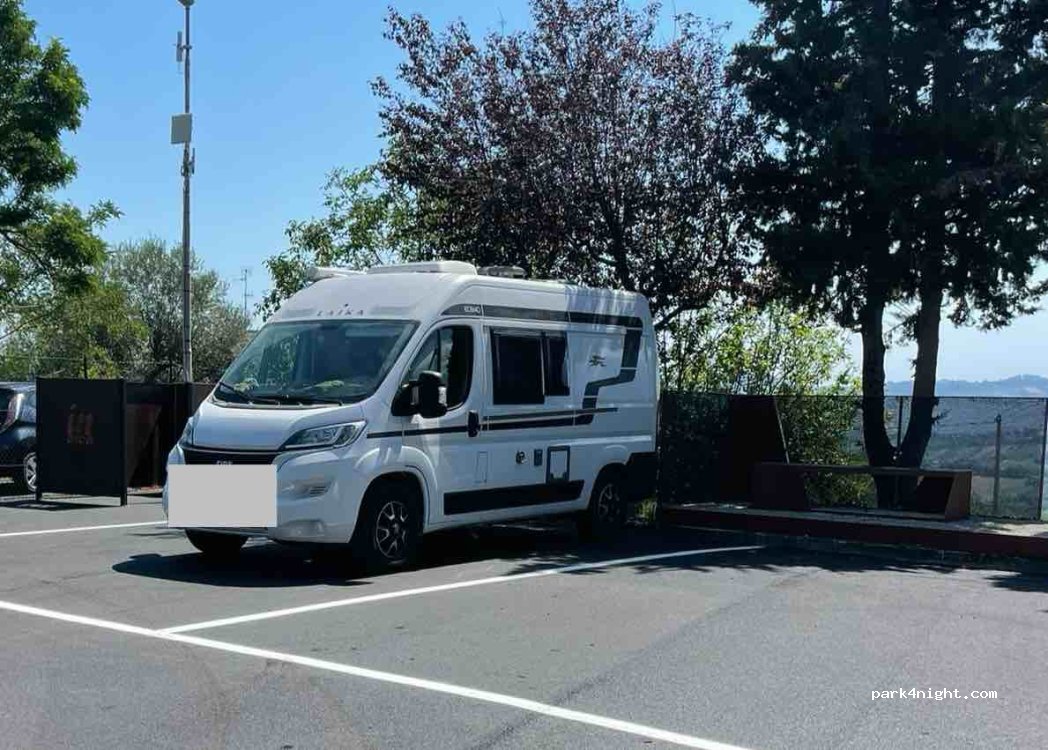 Area Camper Azzinano di Tossicia — foto