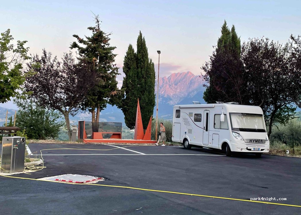 Area Camper Azzinano di Tossicia — foto 2