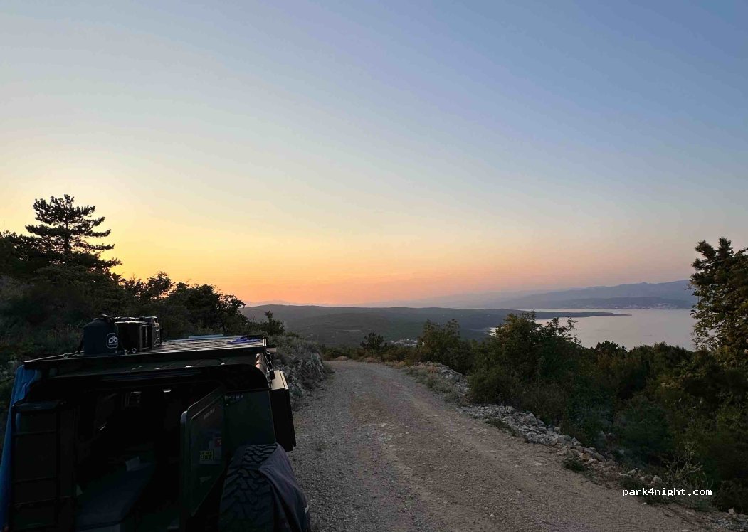 () Vrbnik - Unnamed Road — foto 2