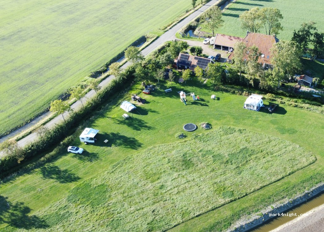 Camping en vakantieappartement De Achte — foto