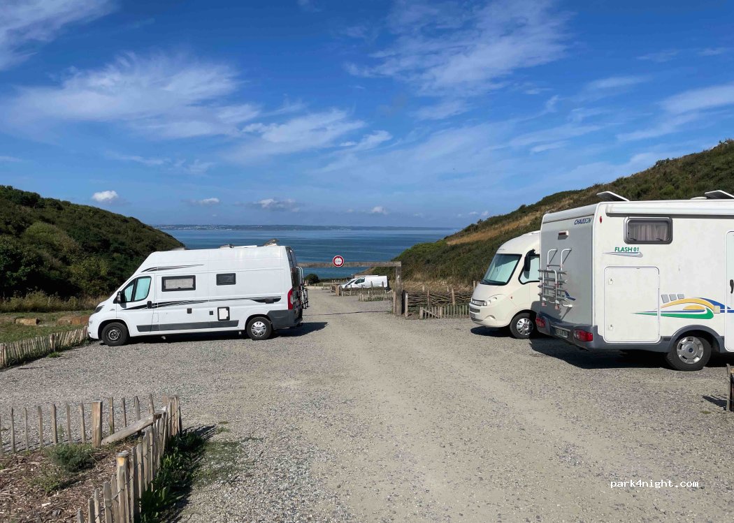 (22400) Lamballe-Armor - Unnamed Road — foto