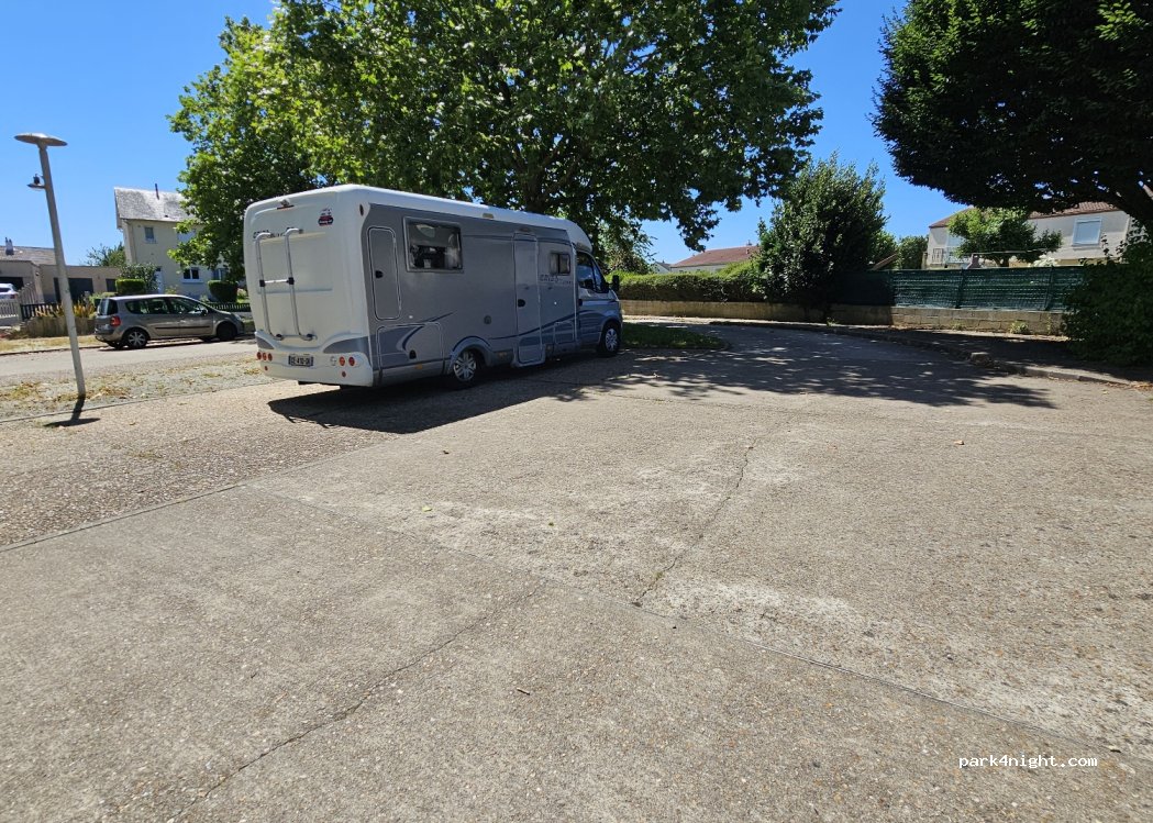 (72650) La Bazoge - 13 Rue des Hortensias — foto