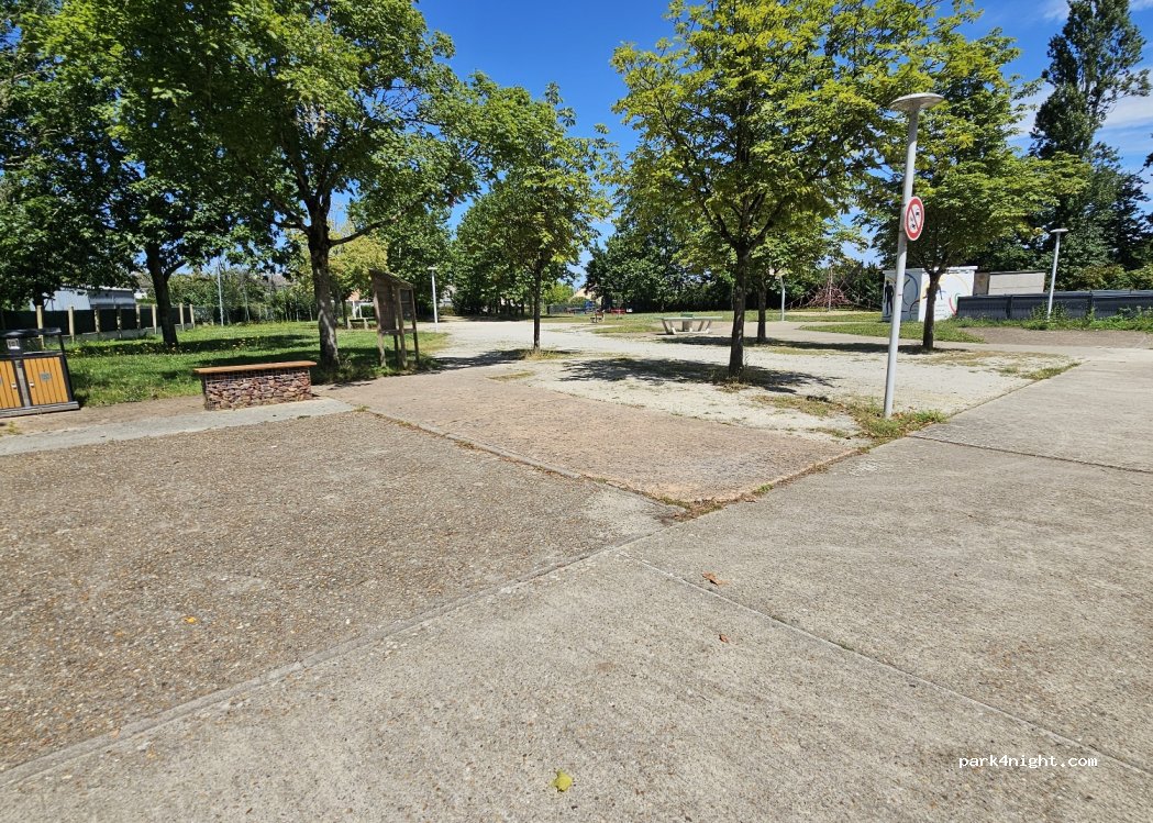(72650) La Bazoge - 13 Rue des Hortensias — foto 2
